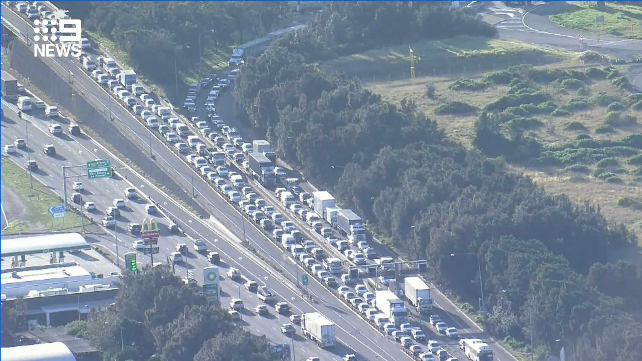 Death Crash Thwarts Sydney Traffic via Airport Tunnels